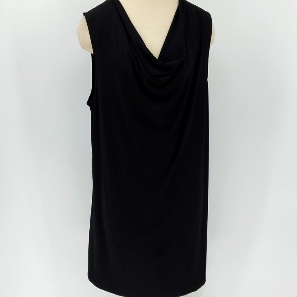 Black shift dress, fashion Bug..size 1X. Sleevless dress. Dressy or casual.